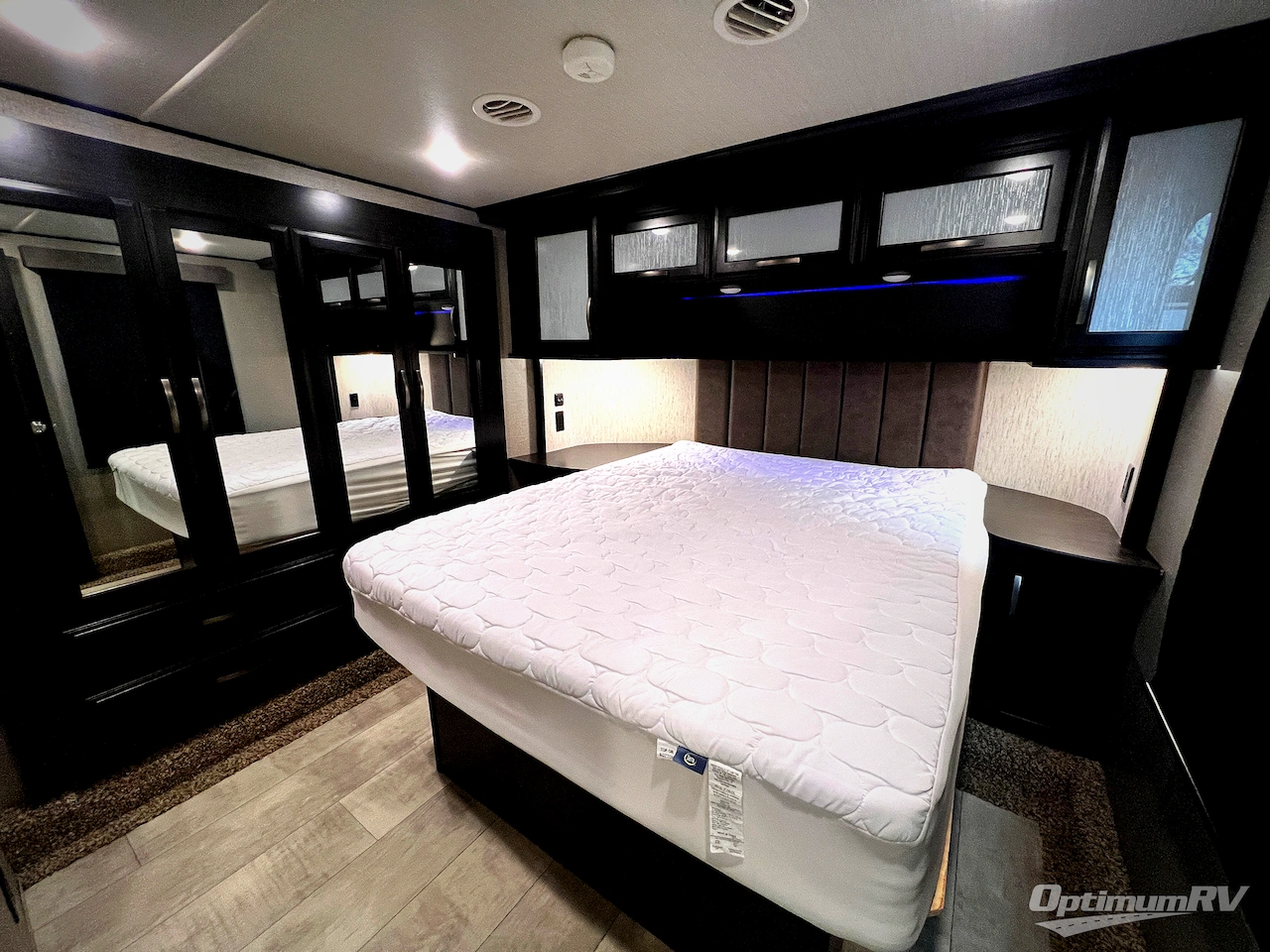 2019 Grand Design Momentum M-Class 398M Photo 35