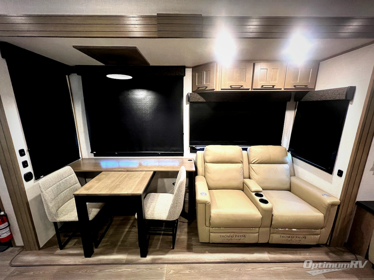 2025 KZ Durango Gold G310RLQ Photo 6