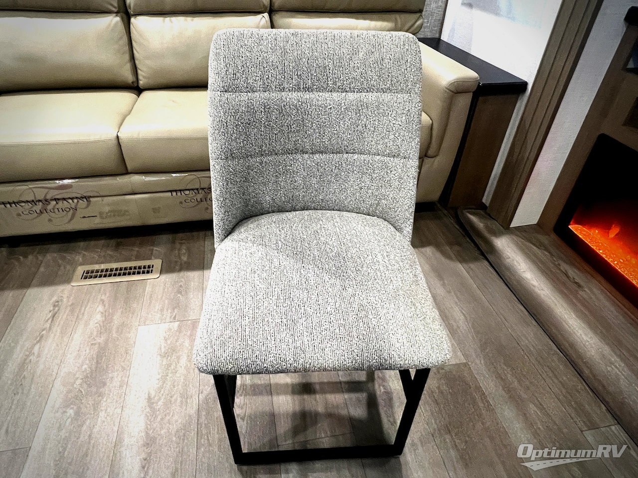 2025 KZ Durango Gold G310RLQ Photo 11