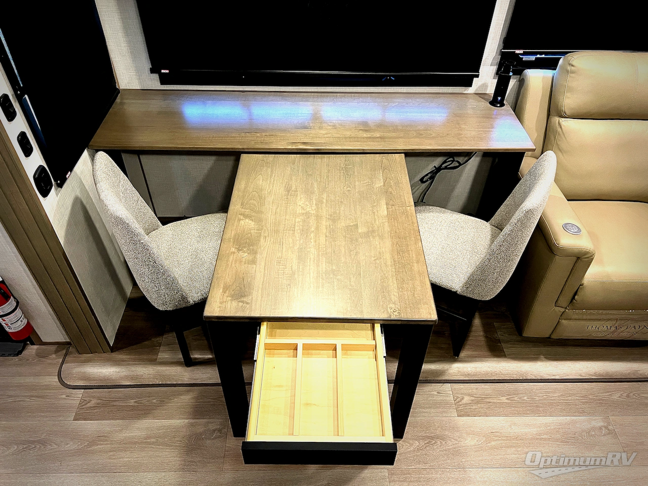 2025 KZ Durango Gold G310RLQ Photo 8