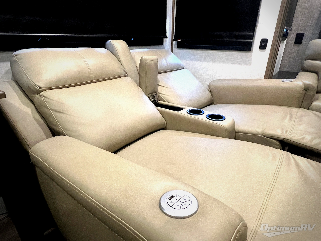 2025 KZ Durango Gold G310RLQ Photo 15