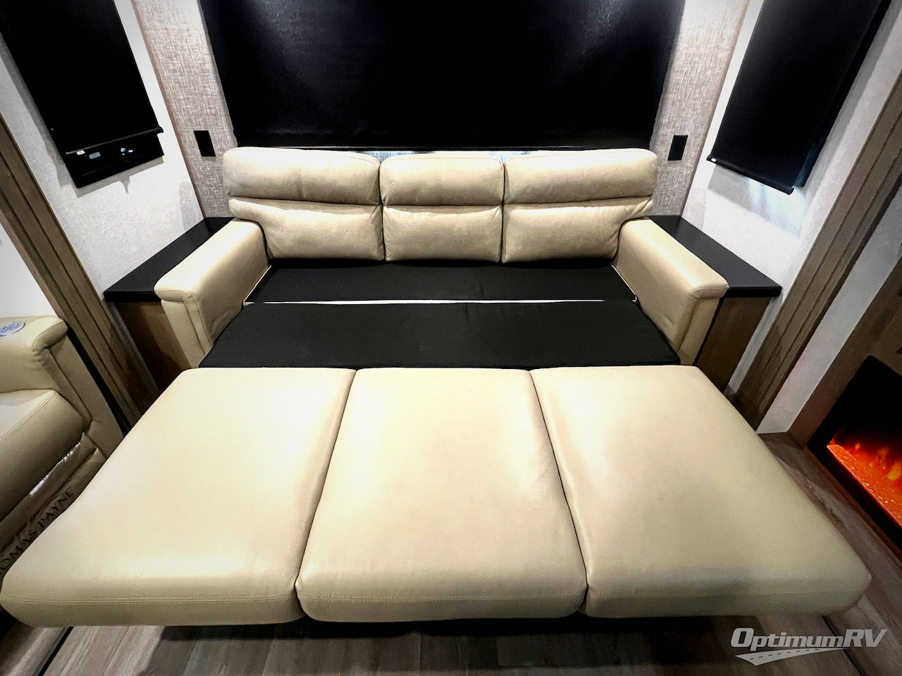 2025 KZ Durango Gold G310RLQ Photo 19