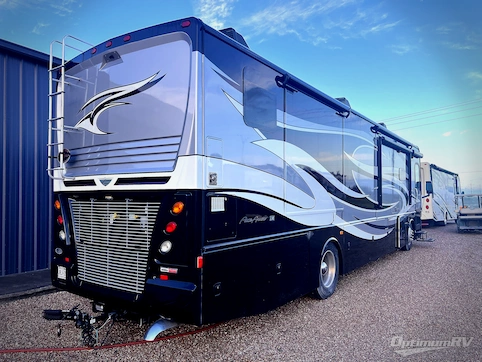 2017 Fleetwood Pace Arrow LXE 38K RV Photo 2