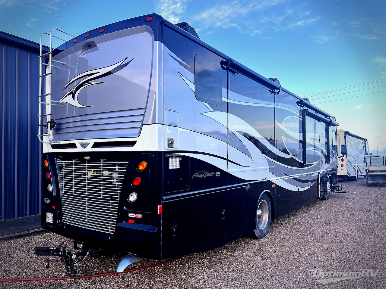 2017 Fleetwood Pace Arrow LXE 38K Photo 2