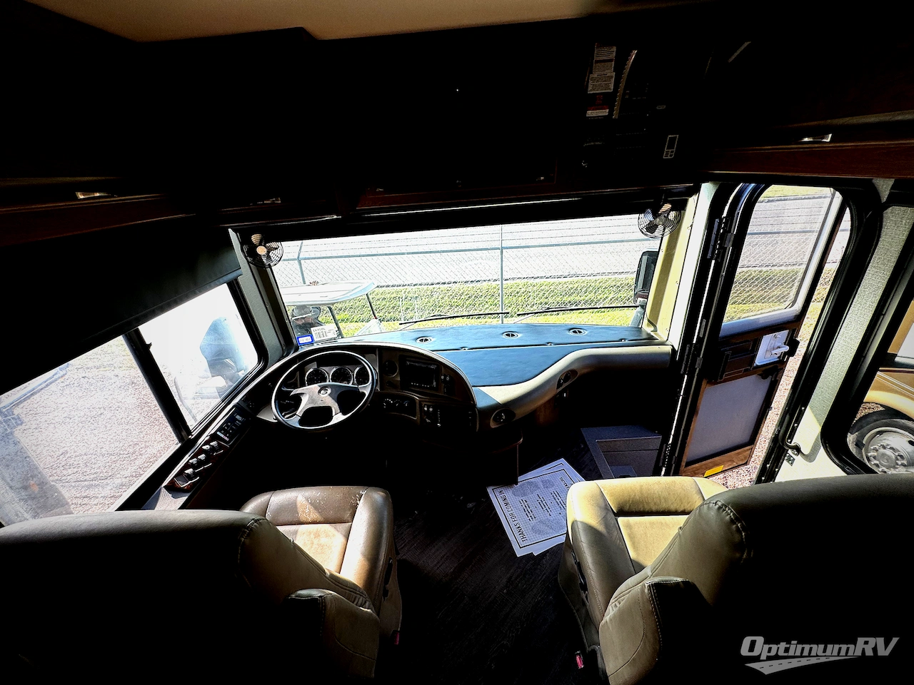 2017 Fleetwood Pace Arrow LXE 38K Photo 6