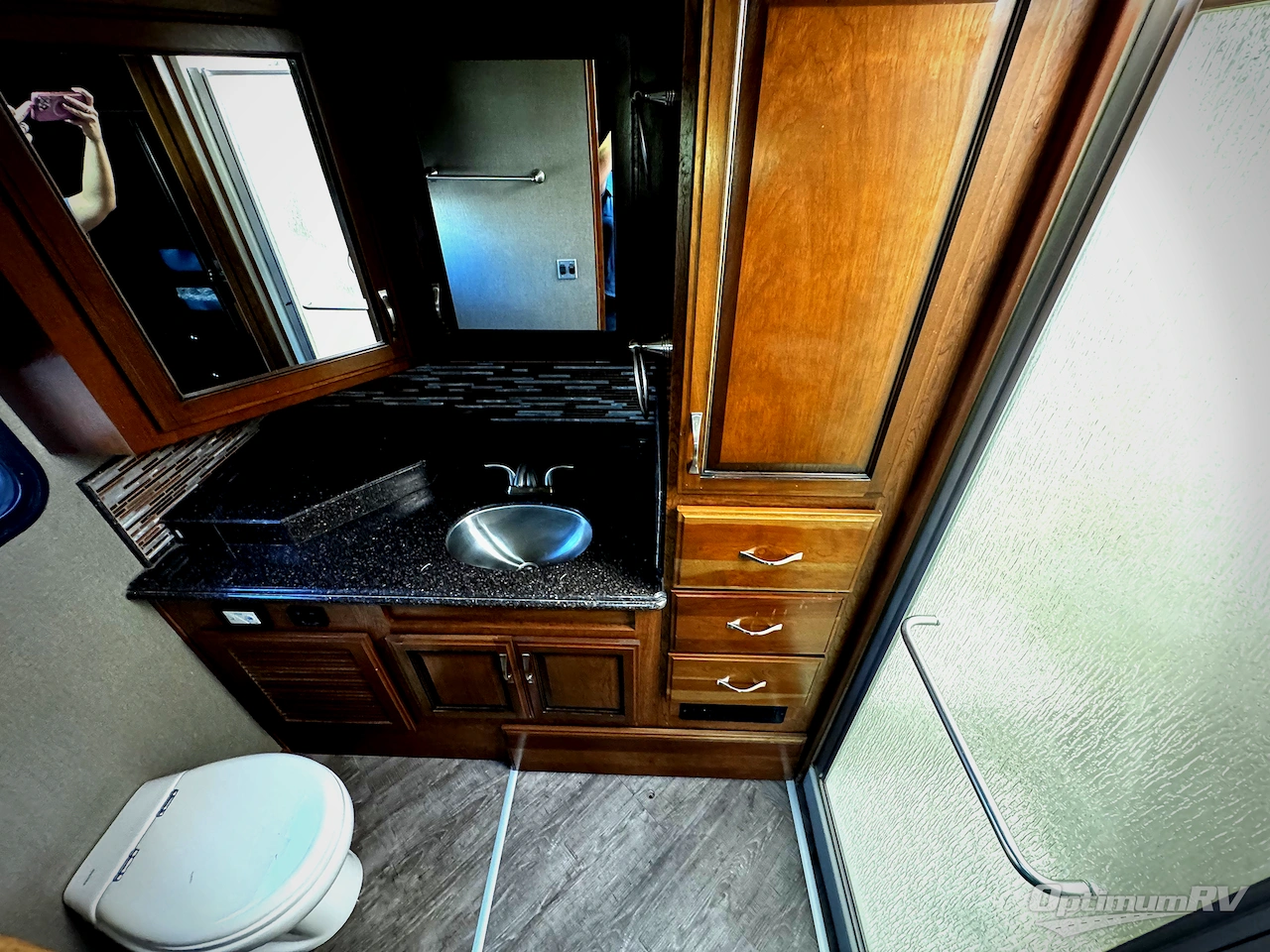 2017 Fleetwood Pace Arrow LXE 38K Photo 17