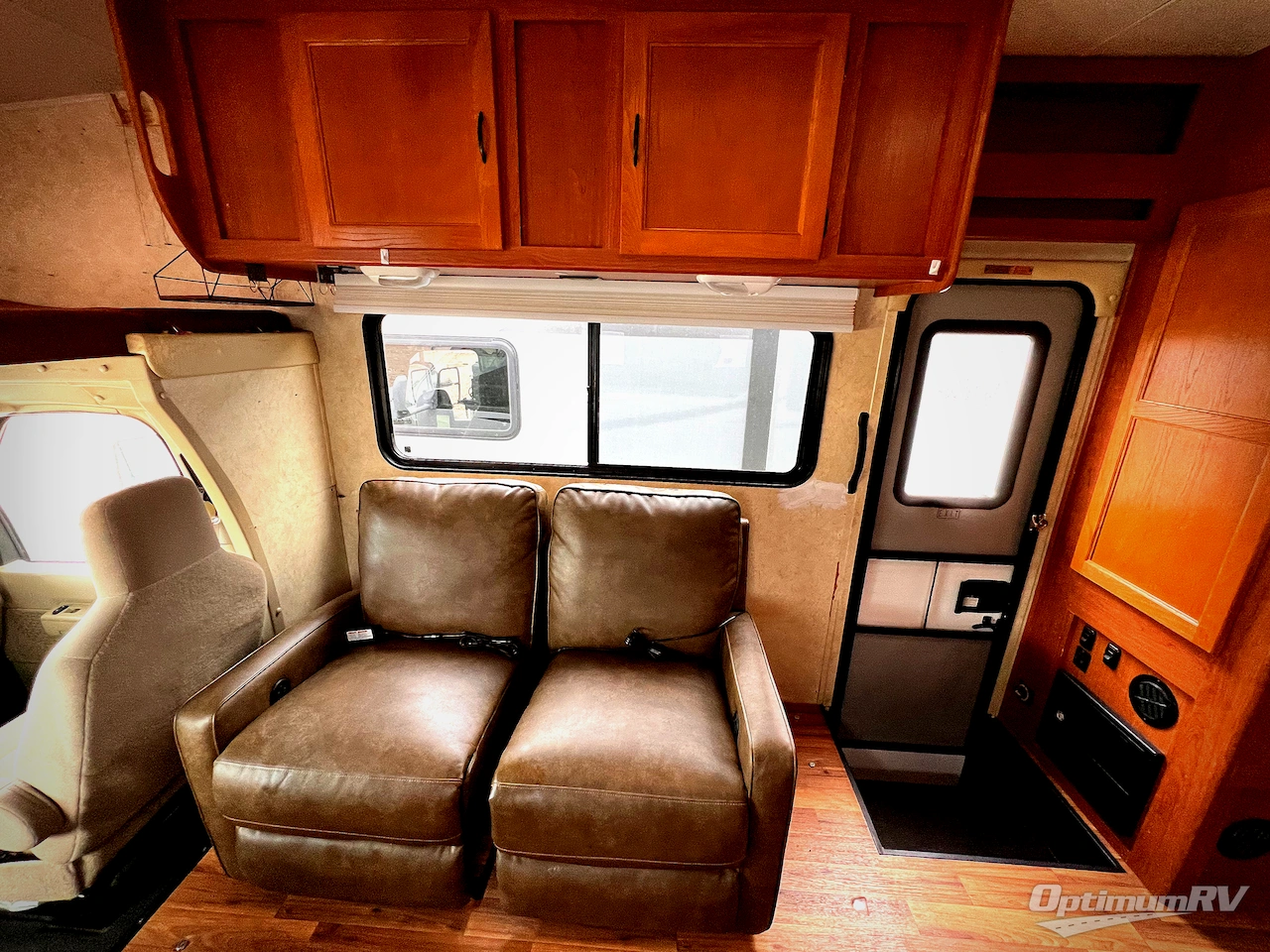 2013 Coachmen Freelander 29QB Ford 450 Photo 12