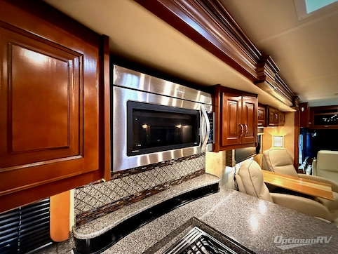 2015 Fleetwood Discovery 40E RV Photo 3