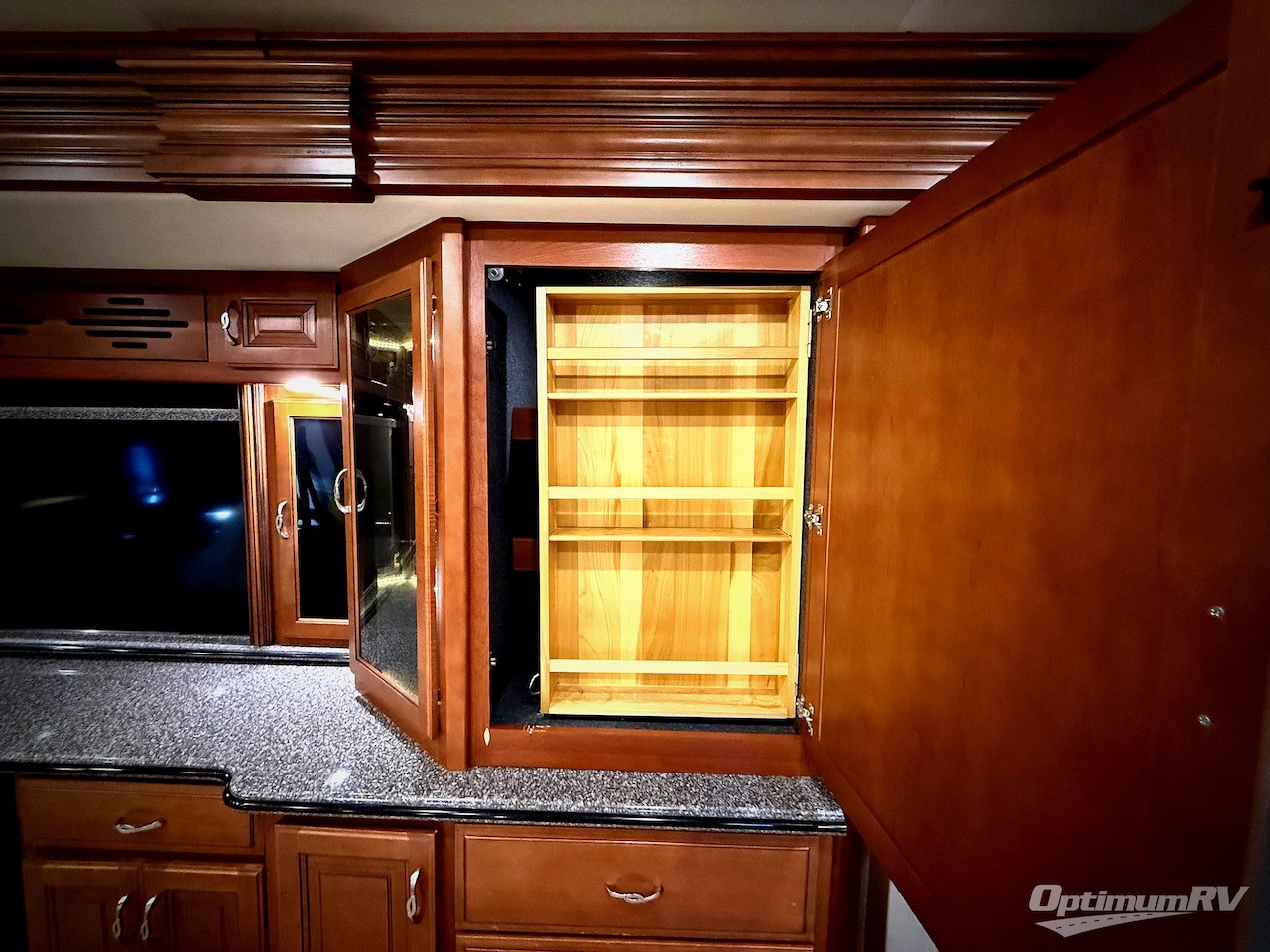 2015 Fleetwood Discovery 40E Photo 15