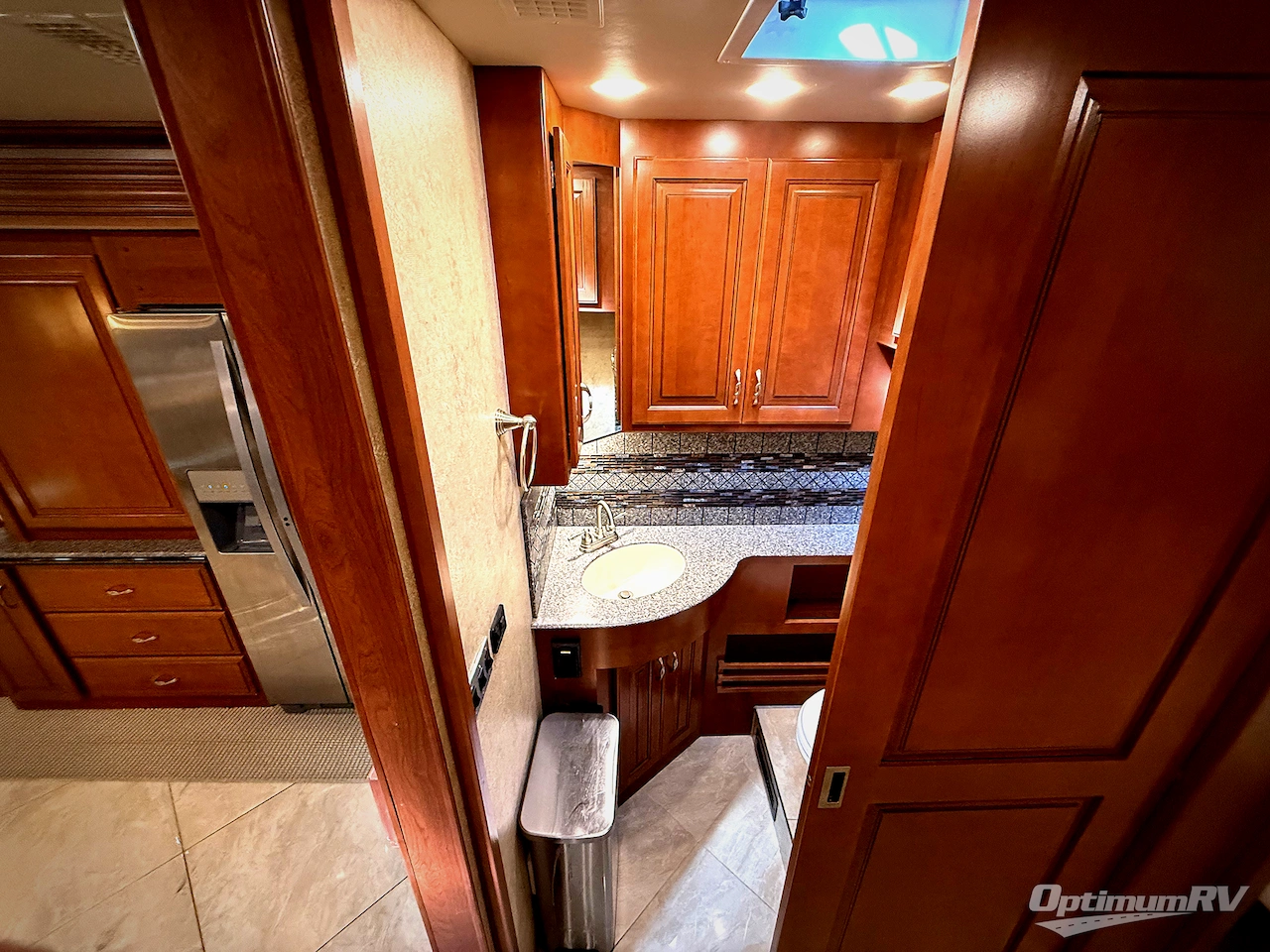 2015 Fleetwood Discovery 40E Photo 24