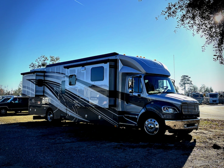 2017 Renegade Verona LE 40LTS RV Photo 1