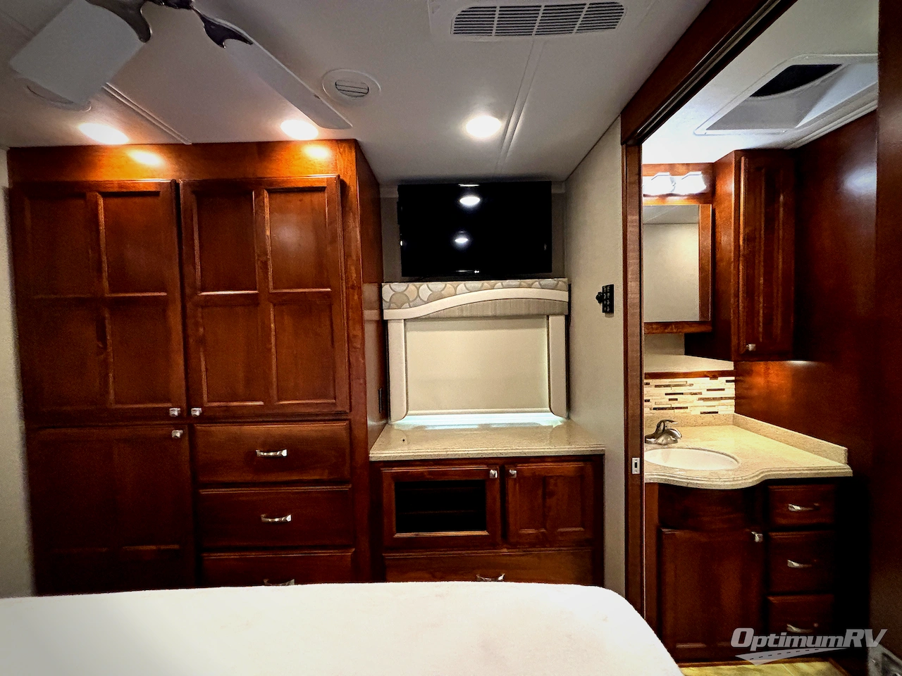 2017 Renegade Verona LE 40LTS Photo 14