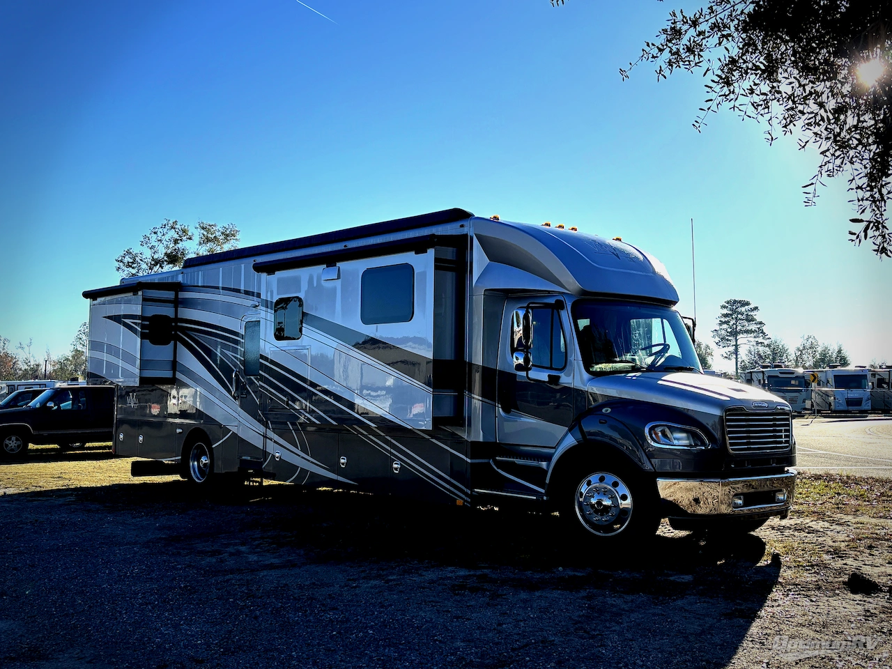 2017 Renegade Verona LE 40LTS Photo 1