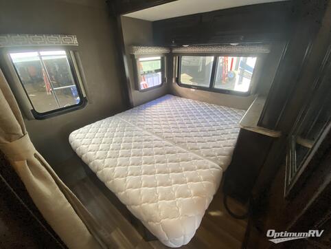 2017 Thor Synergy SD24 RV Photo 4