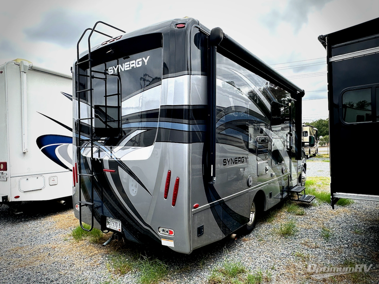 2017 Thor Synergy SD24 Photo 2