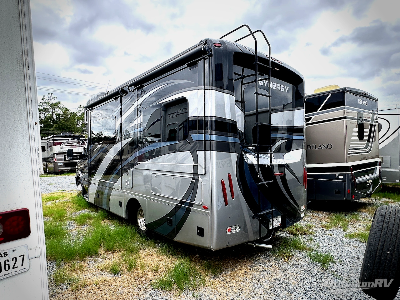 2017 Thor Synergy SD24 Photo 3