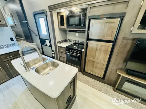 2019 Forest River Flagstaff Super Lite 528CKWS RV Photo 3