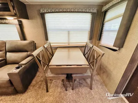 2019 Forest River Flagstaff Super Lite 528CKWS RV Photo 4