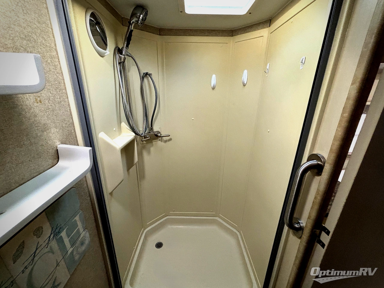 2018 Winnebago Towables Micro Minnie 2106DS Photo 13