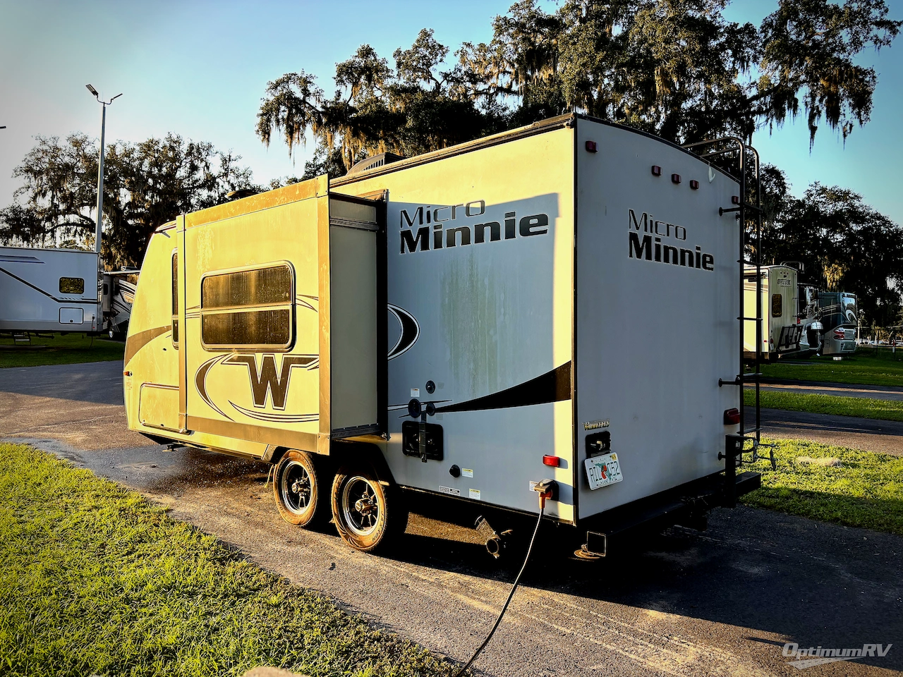 2018 Winnebago Towables Micro Minnie 2106DS Photo 3