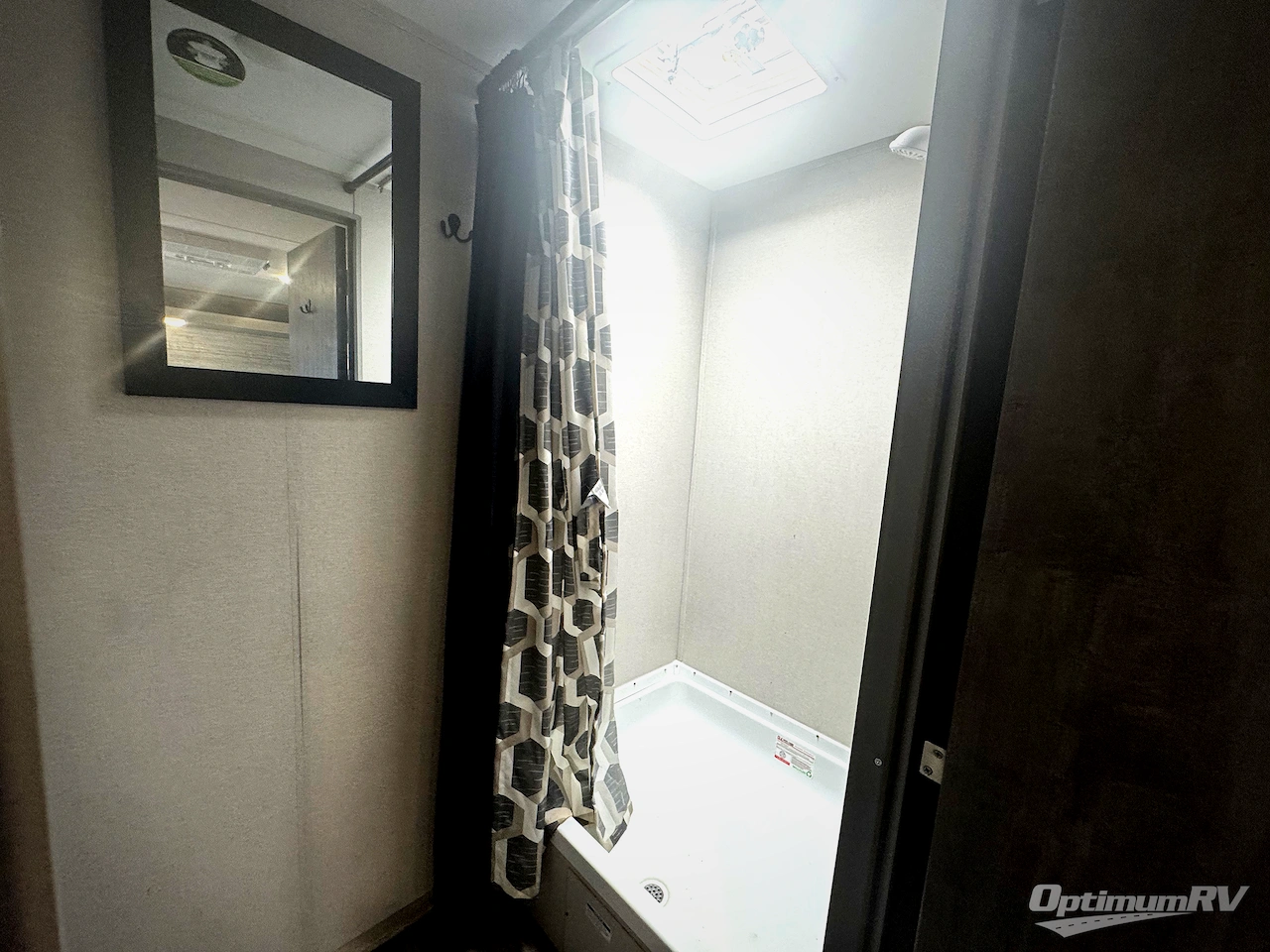 2024 Coachmen Catalina Summit Series 7 154RDX Photo 6