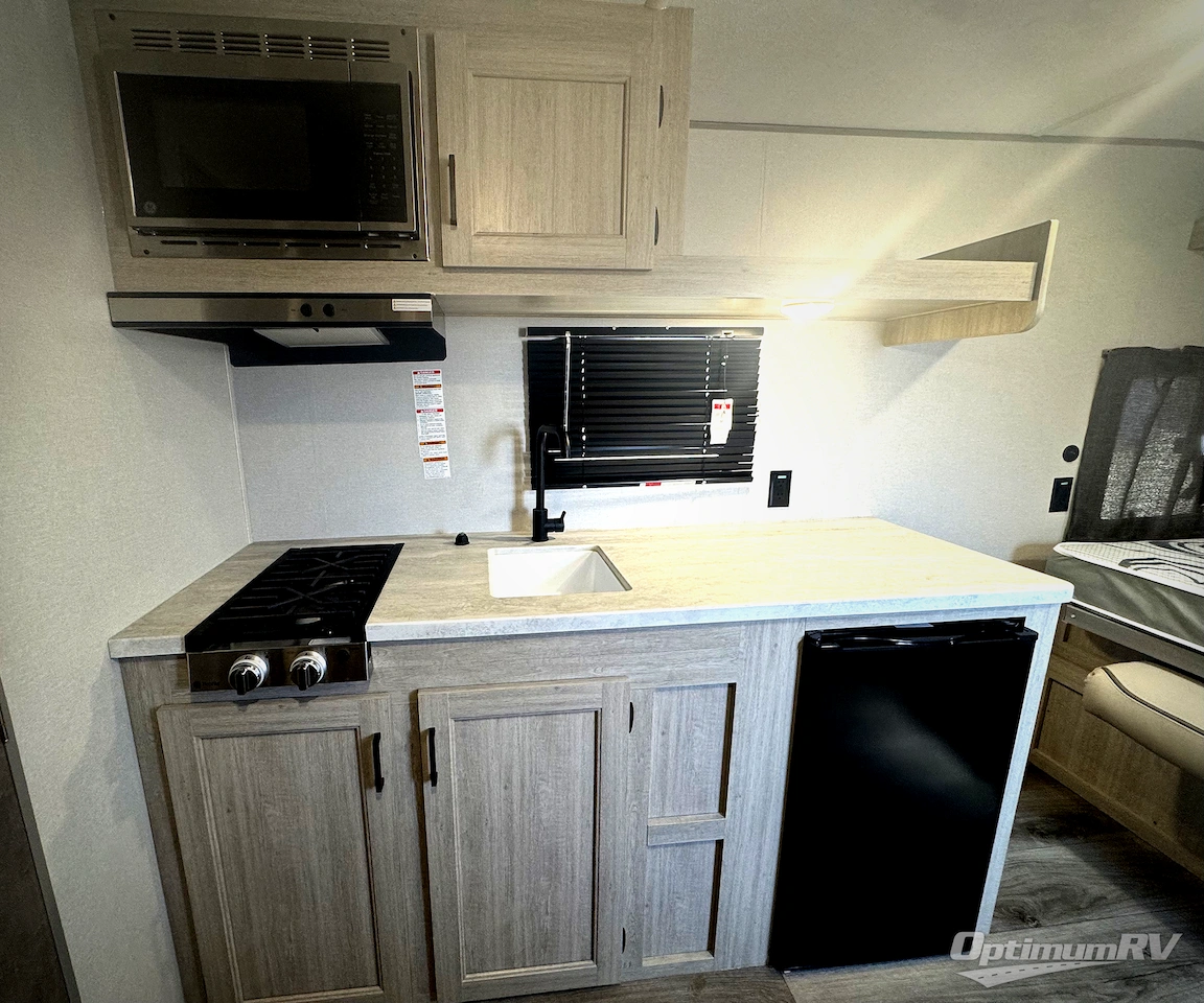 2024 Coachmen Catalina Summit Series 7 154RDX Photo 9