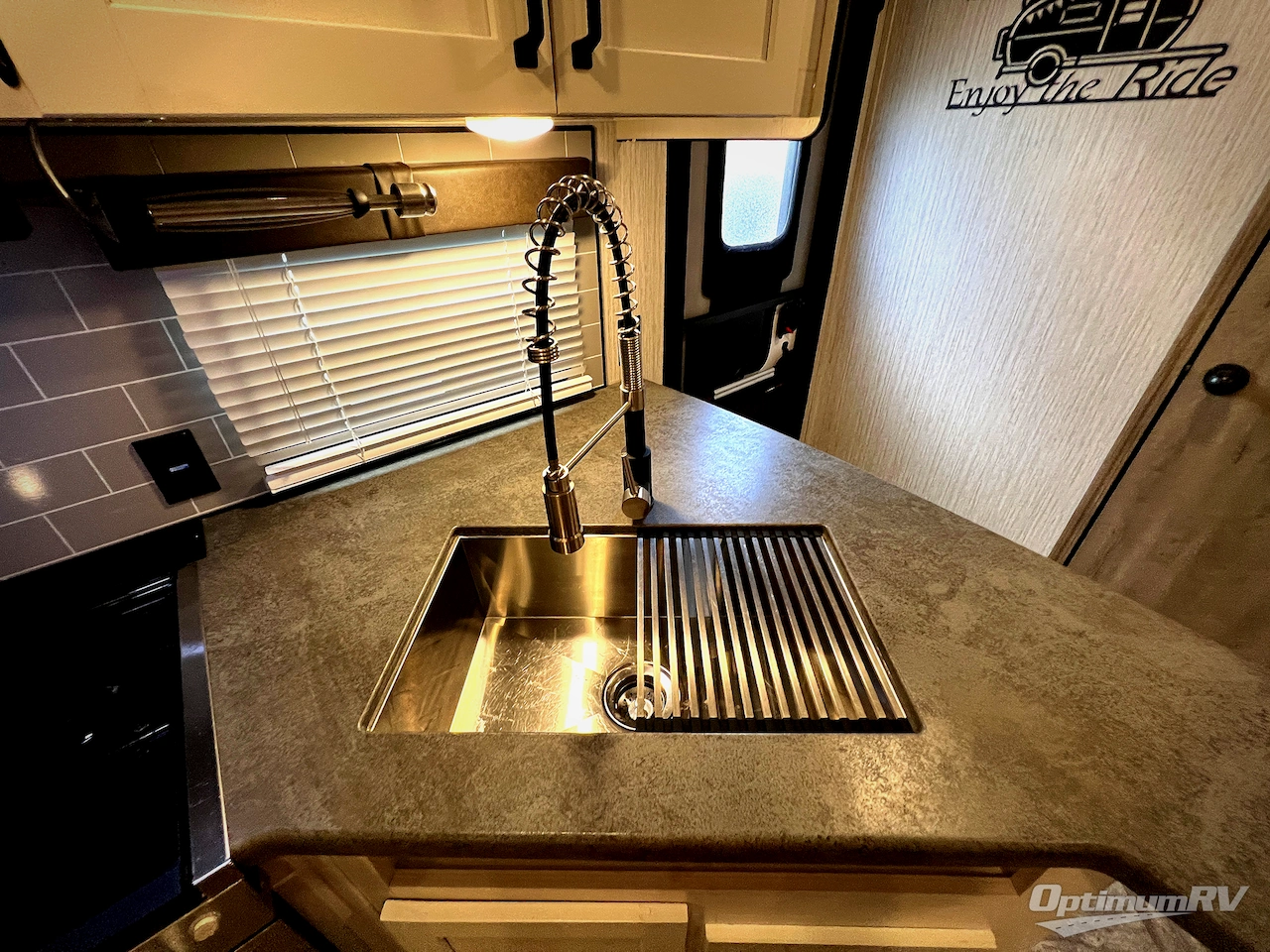 2023 Palomino Puma 28BHSS Photo 10