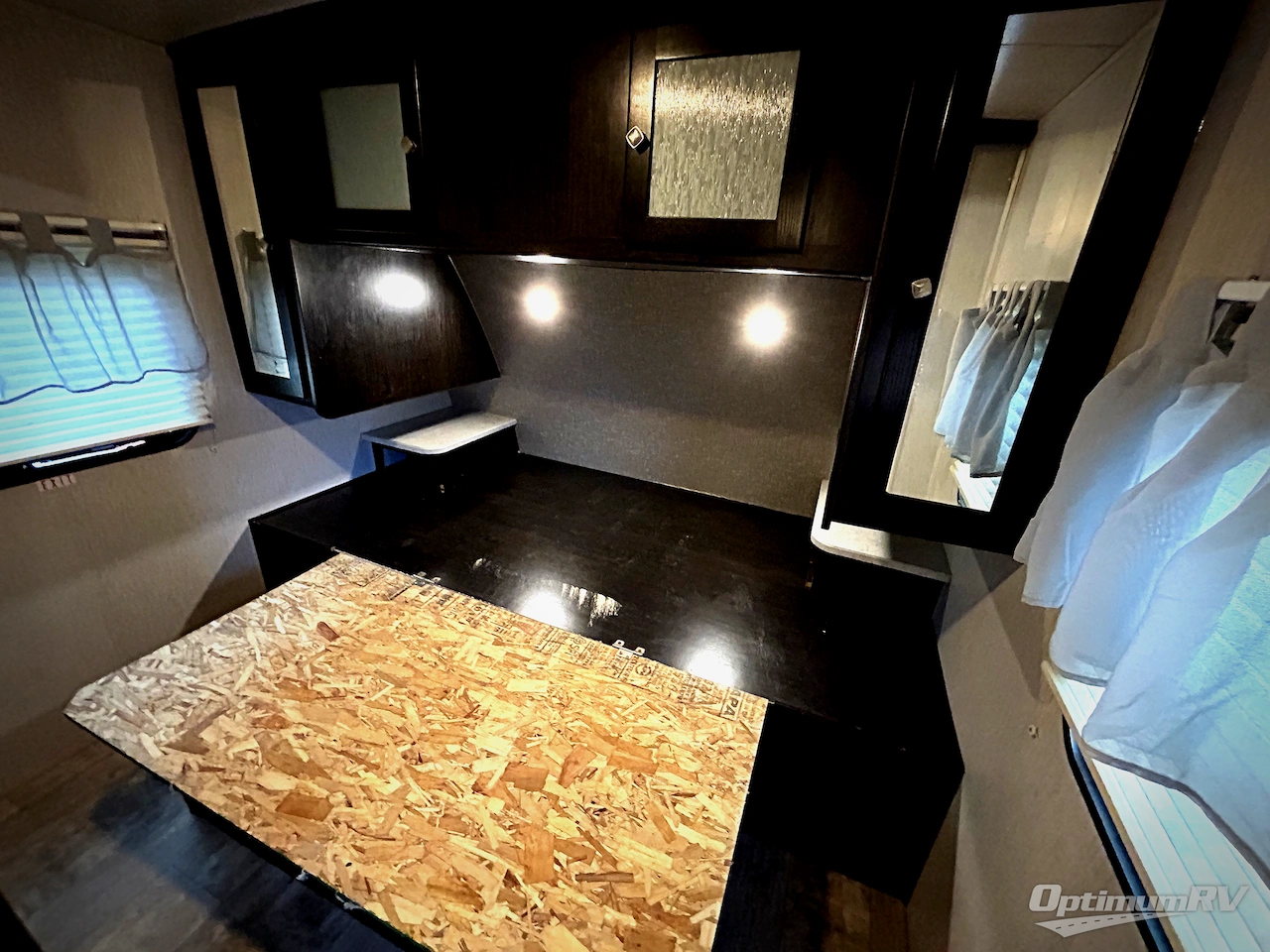 2018 Heartland North Trail 31BHDD King Photo 7