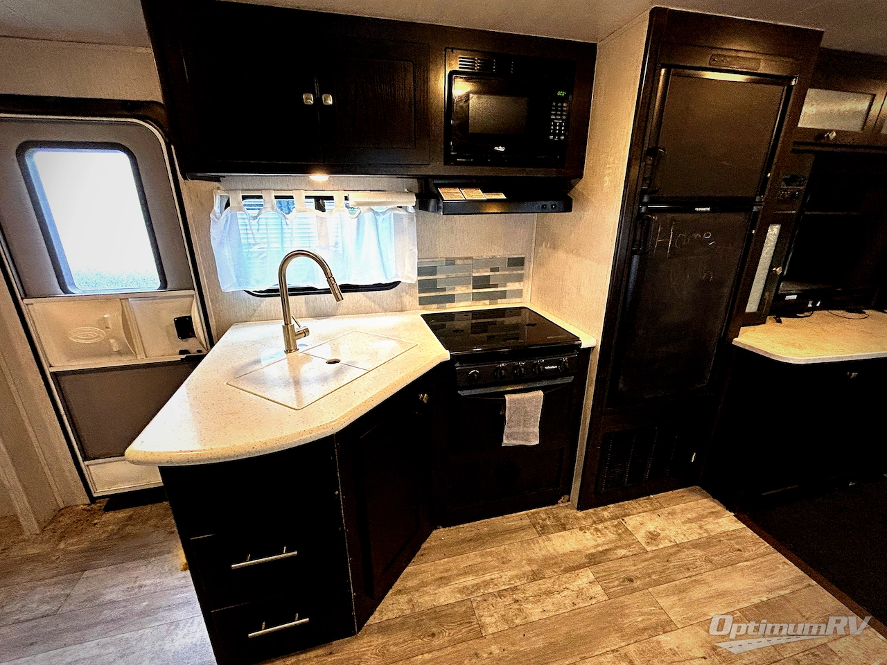 2018 Heartland North Trail 31BHDD King Photo 9