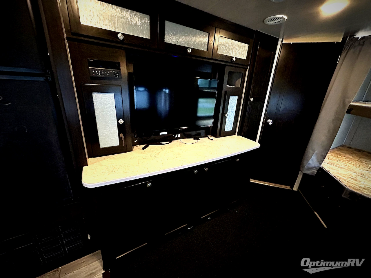 2018 Heartland North Trail 31BHDD King Photo 12