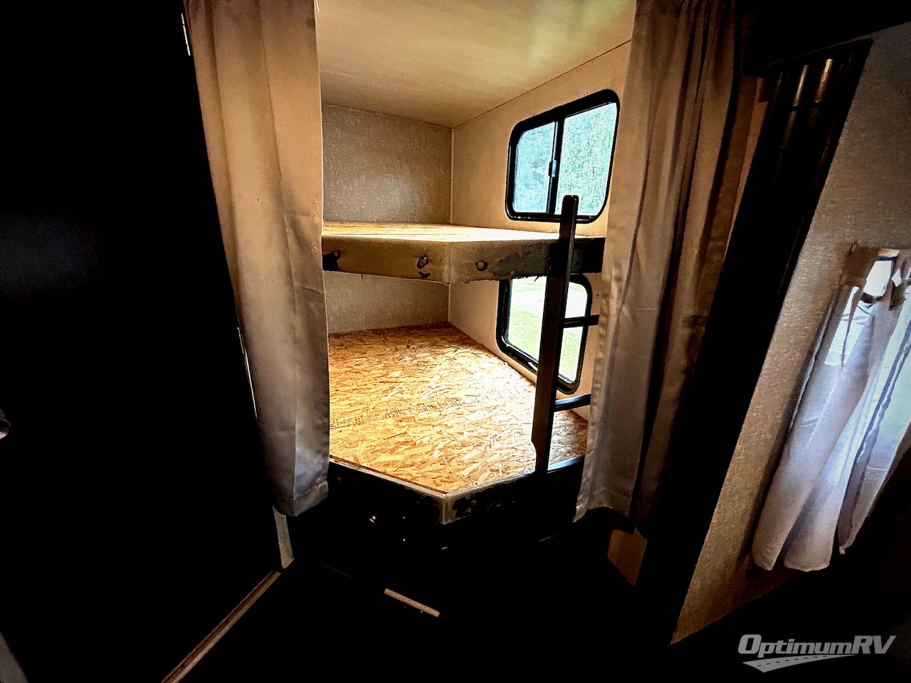 2018 Heartland North Trail 31BHDD King Photo 13