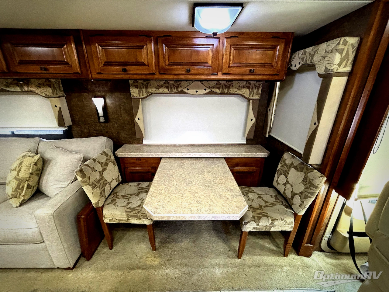 2012 Tiffin Allegro 36 LA Photo 10