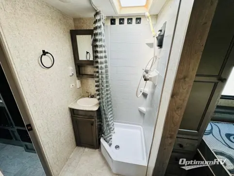 2020 Coachmen Apex Ultra-Lite 220EXT RV Photo 4