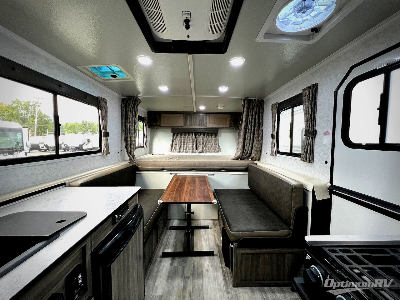 2022 TrailManor 2720 Series 2720QB Photo 2