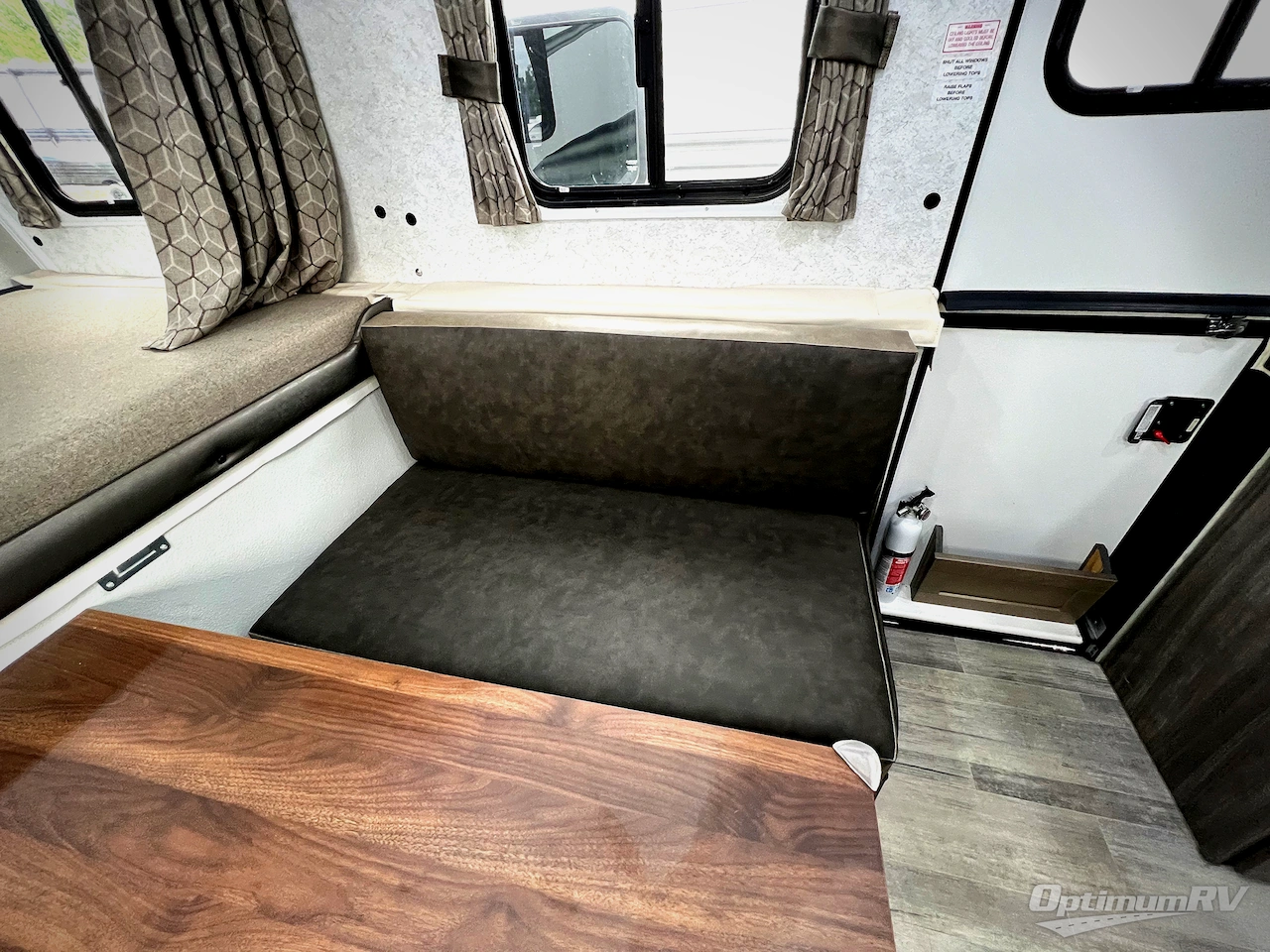 2022 TrailManor 2720 Series 2720QB Photo 6
