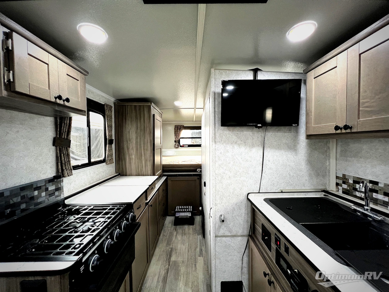 2022 TrailManor 2720 Series 2720QB Photo 3