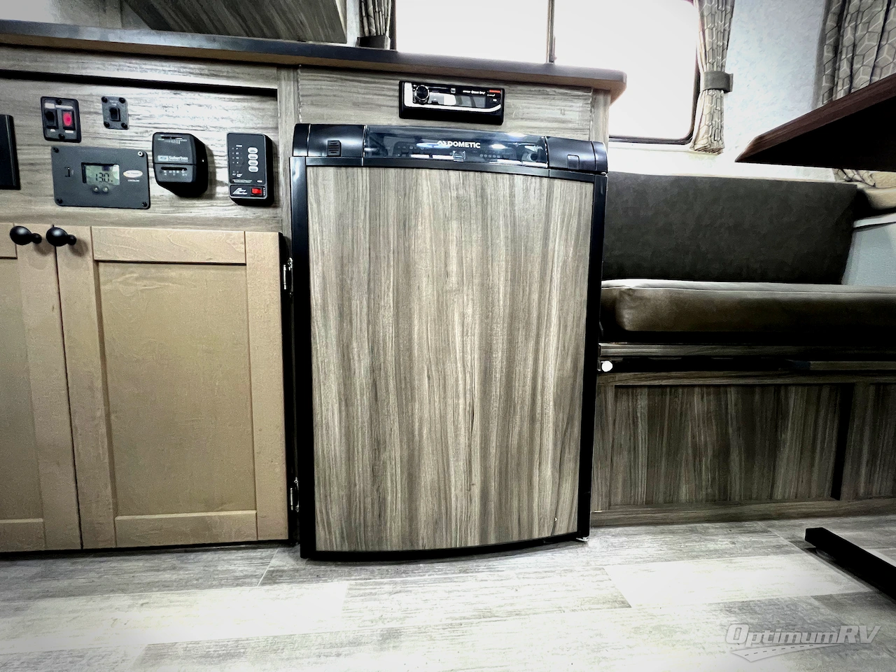 2022 TrailManor 2720 Series 2720QB Photo 10