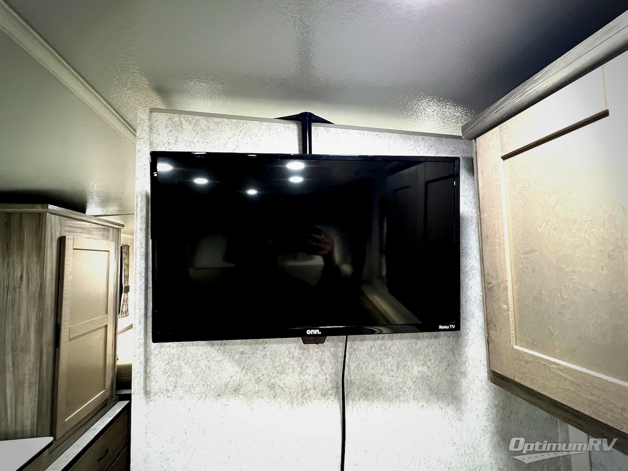 2022 TrailManor 2720 Series 2720QB Photo 12