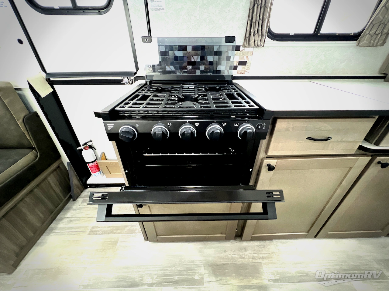 2022 TrailManor 2720 Series 2720QB Photo 14