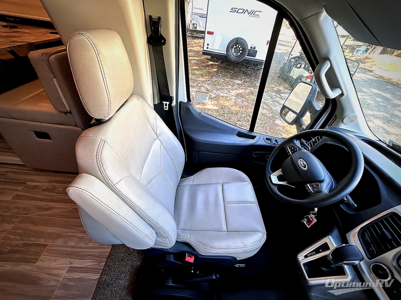 2021 Thor Compass 23TW Photo 2