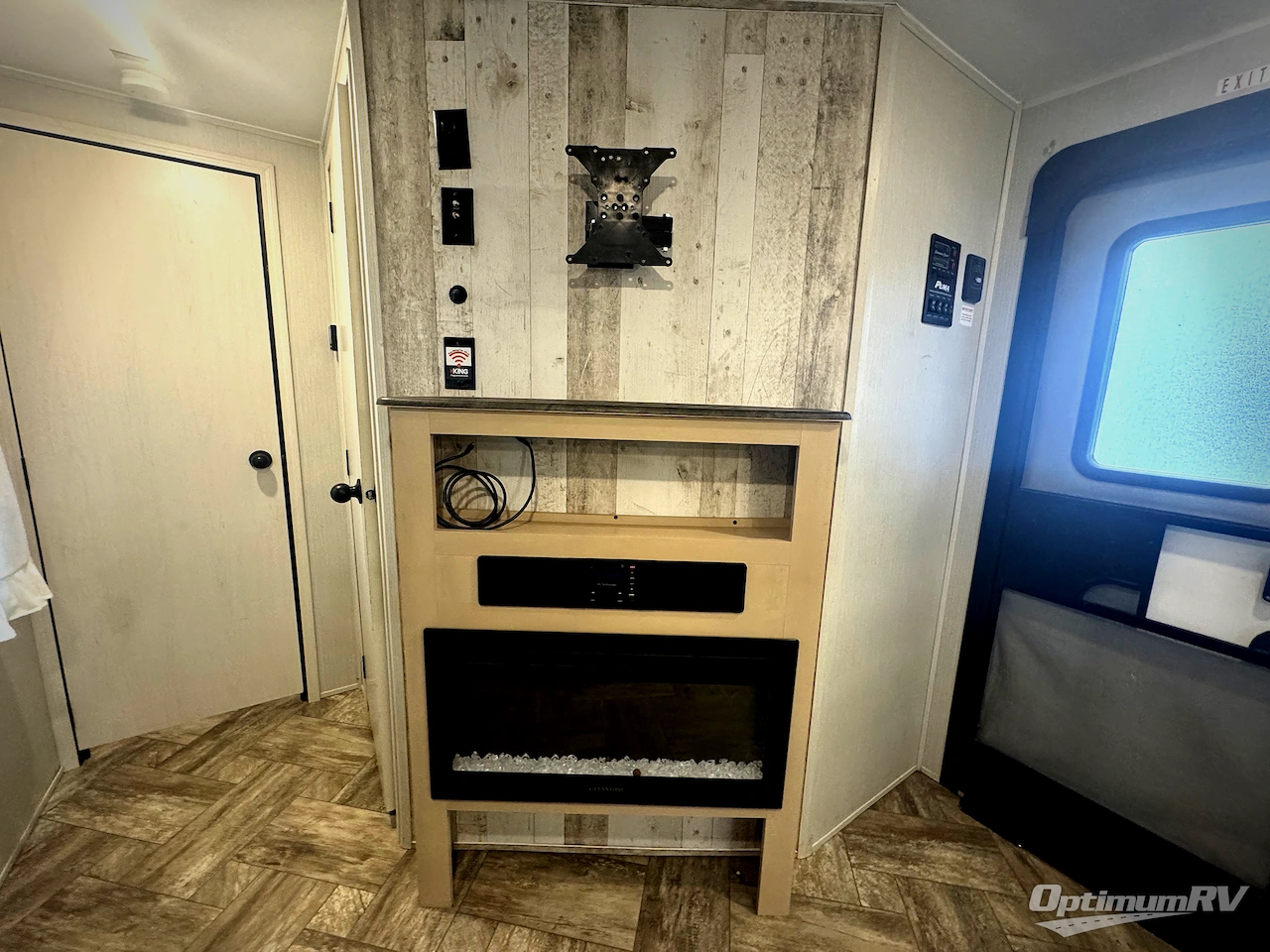 2023 Palomino Puma 32BH2B Photo 6