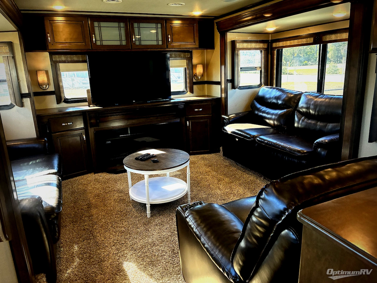 2017 Grand Design Solitude 375RES Photo 8