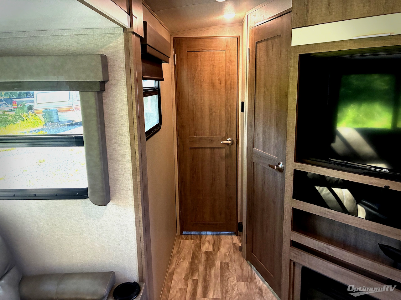 2020 Grand Design Imagine 3250BH Photo 16