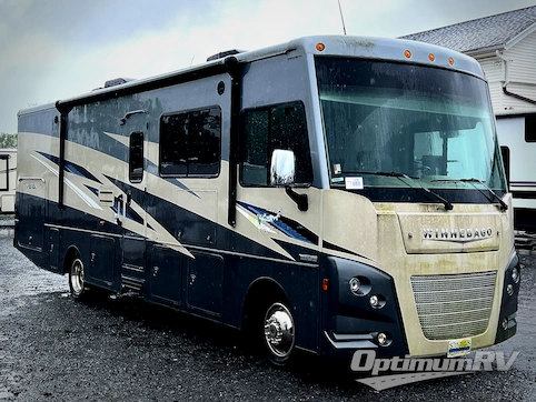 Used 2020 Winnebago Vista 31B Featured Photo