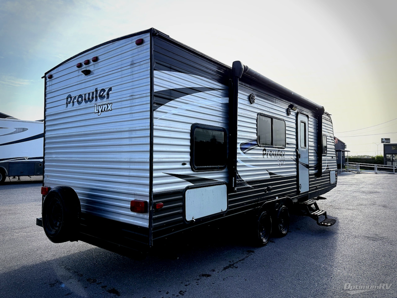 2019 Heartland Prowler Lynx 25LX Photo 2
