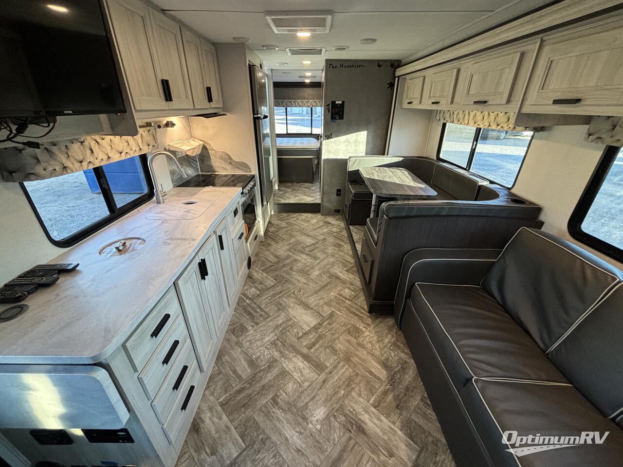 2021 Forest River Sunseeker Classic 3010DS Ford Photo 4