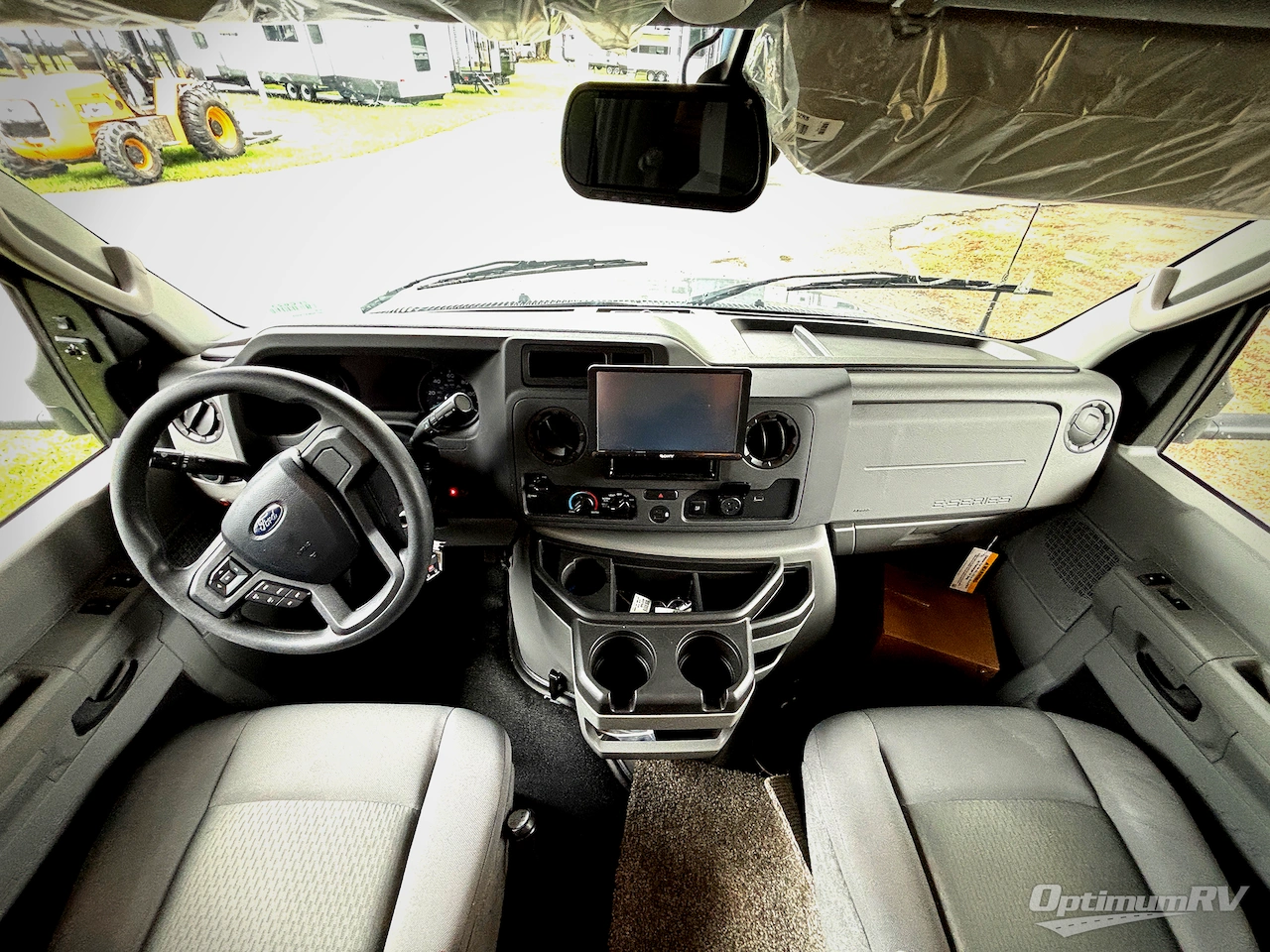 2027 Forest River Sunseeker 23504X4 Photo 8