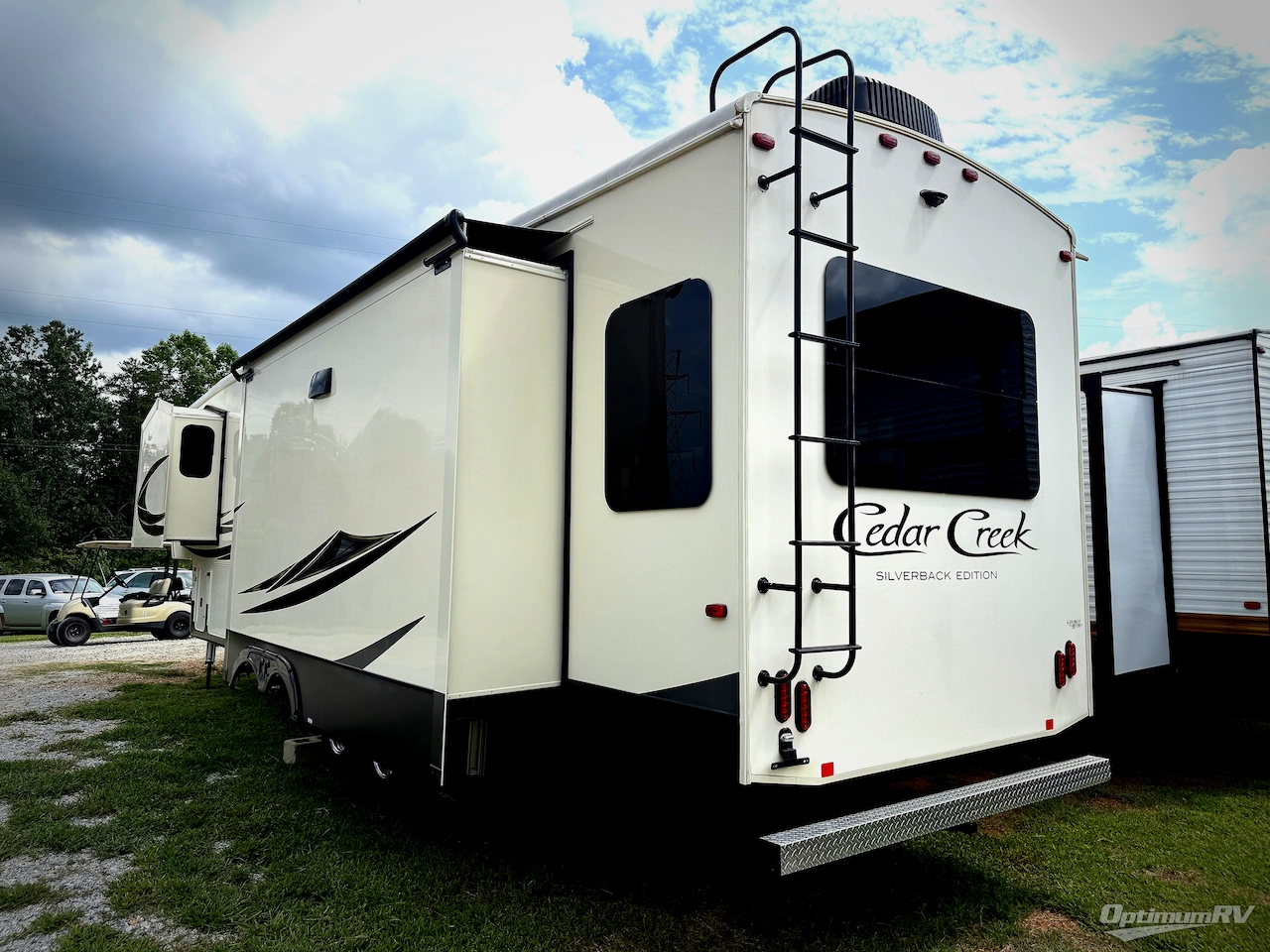 2019 Forest River Cedar Creek Silverback 33IK Photo 3