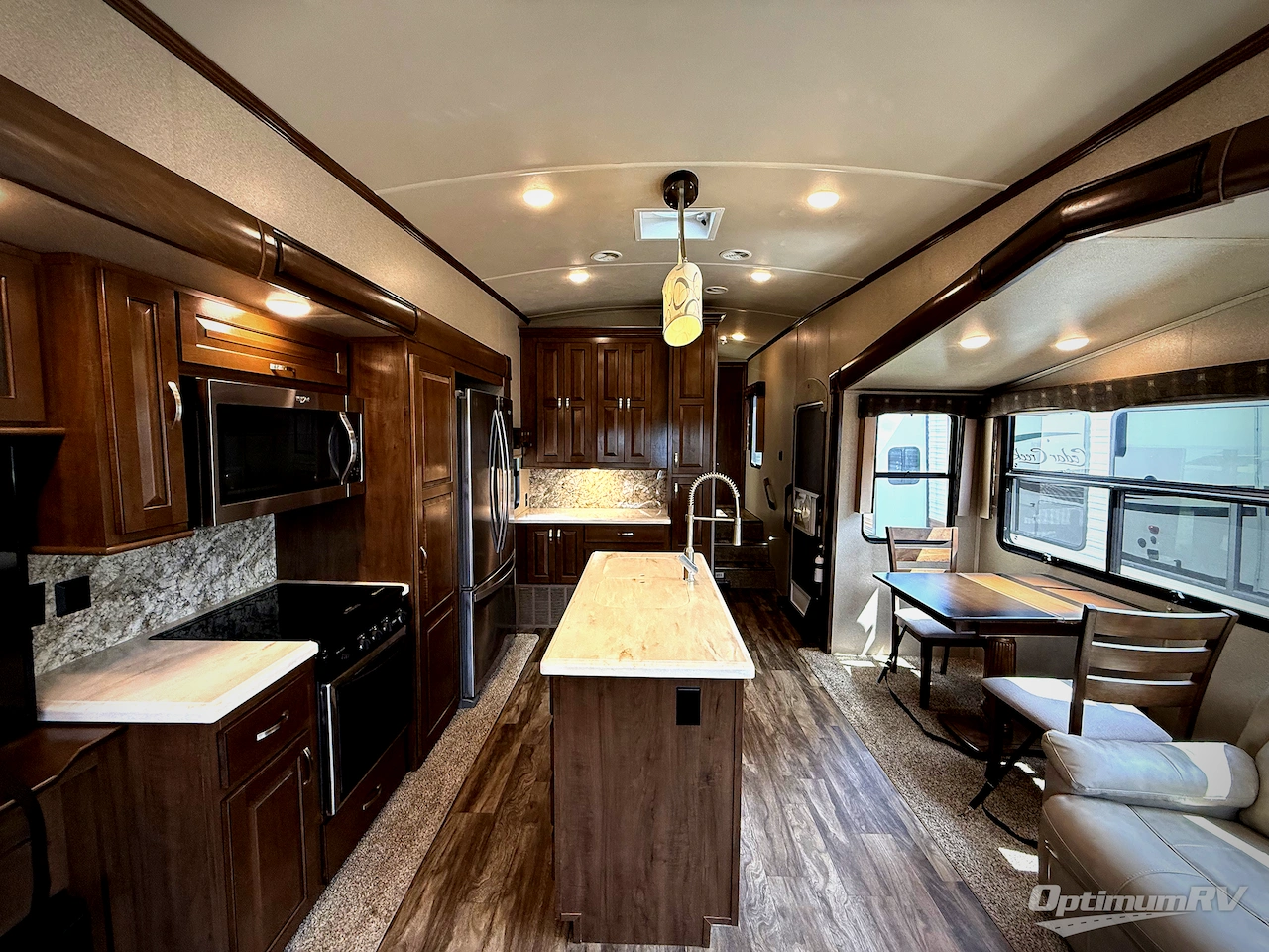 2019 Forest River Cedar Creek Silverback 33IK Photo 5