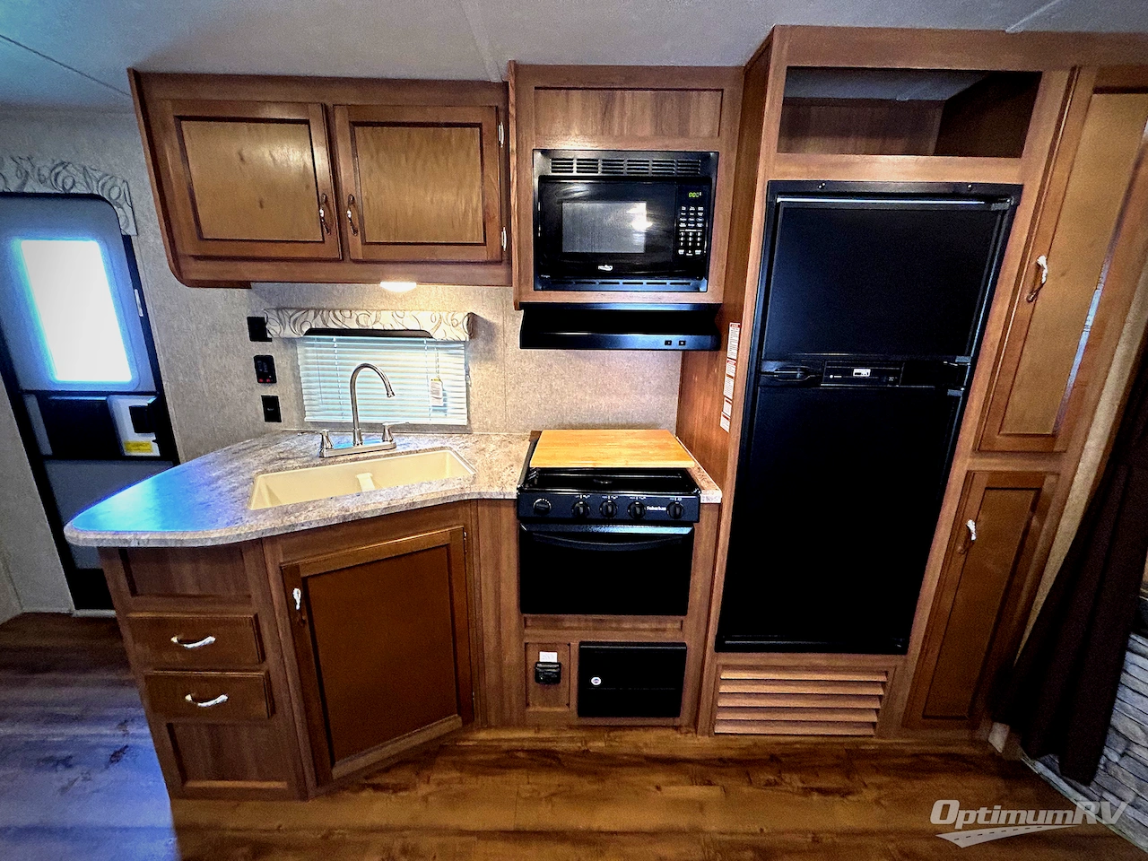 2017 Coachmen Catalina SBX 261BHS Photo 5